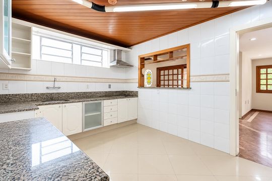 Cozinha de casa para alugar com 3 quartos, 300m² em Vila Cachoeirinha, Cachoeirinha