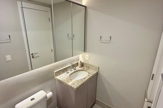 Banheiro 2 de apartamento à venda com 2 quartos, 55m² em Passo d’Areia, Porto Alegre