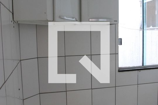 Cozinha e Área de Serviço de apartamento para alugar com 2 quartos, 60m² em Setor dos Funcionários, Goiânia