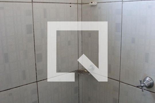 Banheiro de apartamento para alugar com 2 quartos, 60m² em Setor dos Funcionários, Goiânia