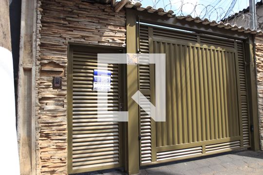 Fachada de apartamento para alugar com 2 quartos, 60m² em Setor dos Funcionários, Goiânia