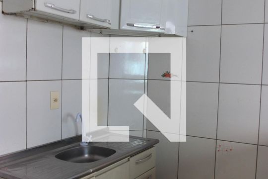 Cozinha e Área de Serviço de apartamento para alugar com 2 quartos, 60m² em Setor dos Funcionários, Goiânia