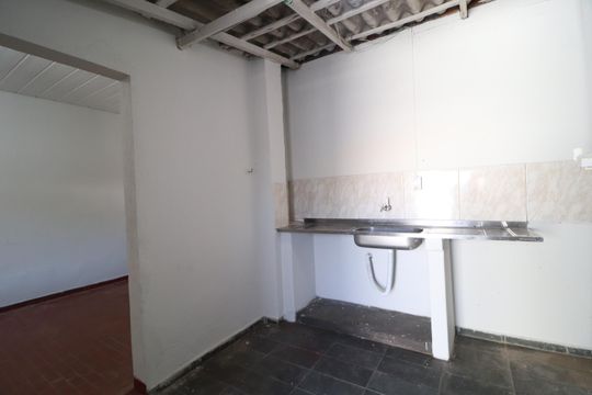 Cozinha de casa para alugar com 3 quartos, 100m² em Brasil, Uberlândia