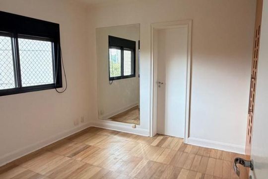 Quarto de apartamento para alugar com 4 quartos, 288m² em Paraíso do Morumbi, São Paulo