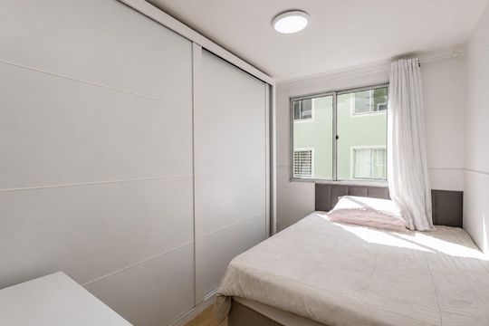 Quarto de apartamento à venda com 2 quartos, 60m² em Pinheirinho, Curitiba