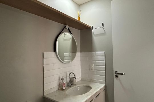 Banheiro de apartamento para alugar com 1 quarto, 29m² em Mirandópolis, São Paulo