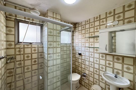 Banheiro  de apartamento para alugar com 2 quartos, 60m² em Vila Madalena, São Paulo