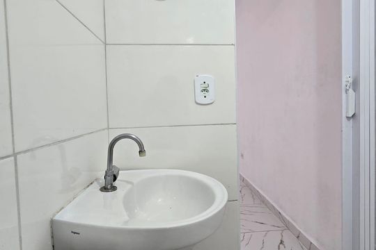 Banheiro da Suíte  de casa para alugar com 1 quarto, 40m² em Jardim Divinolandia, Guarulhos