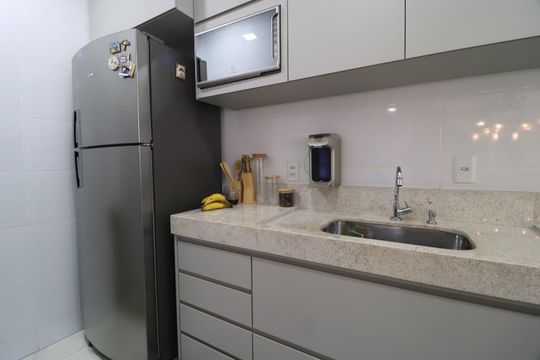 Cozinha de apartamento para alugar com 2 quartos, 62m² em Granja Marileusa, Uberlândia