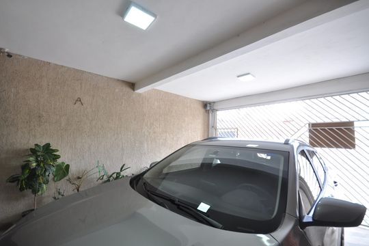 Garagem de casa à venda com 3 quartos, 250m² em Jardim Neila, São Paulo