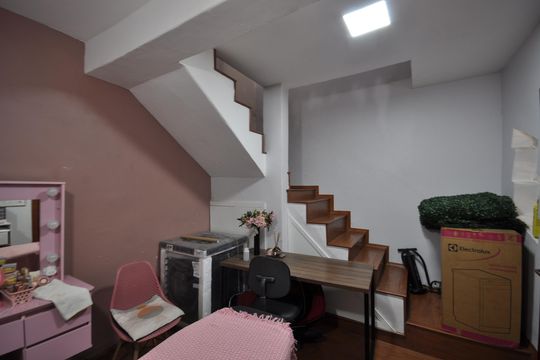 Escritório de casa à venda com 3 quartos, 250m² em Jardim Neila, São Paulo