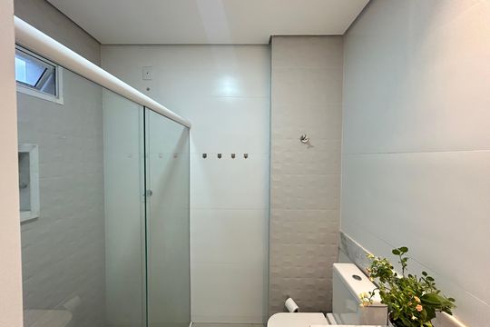 Banheiro  de apartamento à venda com 4 quartos, 190m² em Castelo, Belo Horizonte