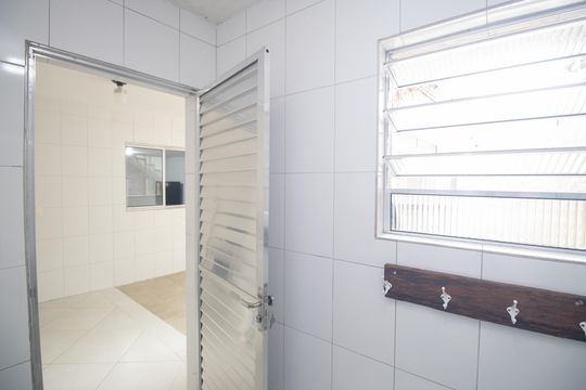 Banheiro de apartamento para alugar com 1 quarto, 80m² em Vila Paulistana, São Paulo