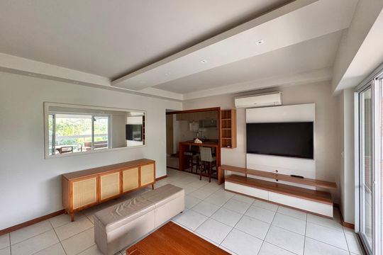 Sala de apartamento para alugar com 2 quartos, 107m² em Barra da Tijuca, Rio de Janeiro