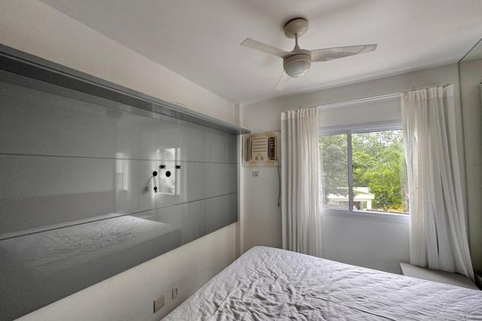 Suíte de apartamento para alugar com 2 quartos, 107m² em Barra da Tijuca, Rio de Janeiro