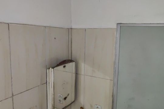 Banheiro de casa para alugar com 1 quarto, 50m² em Vila Bancaria Munhoz, São Paulo