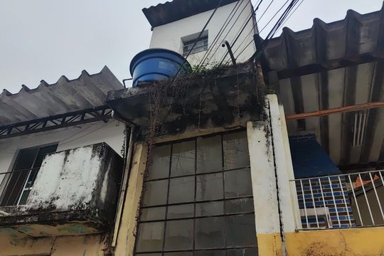 Fachada de casa para alugar com 1 quarto, 50m² em Vila Bancaria Munhoz, São Paulo