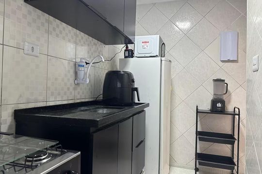 Cozinha de apartamento para alugar com 2 quartos, 55m² em Aparecida, Santos