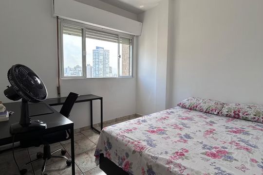 Quarto 2 de apartamento para alugar com 2 quartos, 55m² em Aparecida, Santos