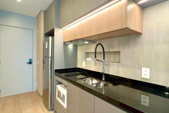 Cozinha de kitnet/studio para alugar com 1 quarto, 24m² em Cerqueira César, São Paulo
