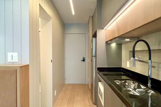 Cozinha de kitnet/studio para alugar com 1 quarto, 24m² em Cerqueira César, São Paulo