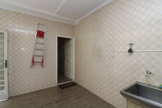Área de Serviço de casa à venda com 3 quartos, 360m² em Vila Santana, São Paulo