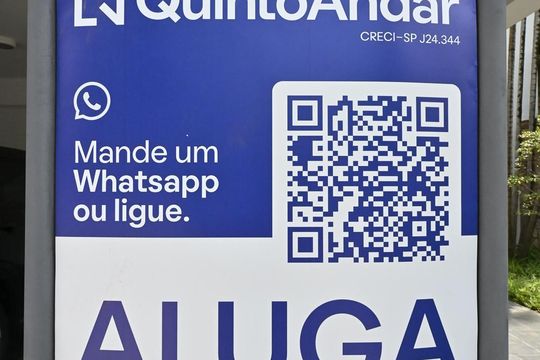Fachada de casa para alugar com 4 quartos, 380m² em Jardim Everest, São Paulo