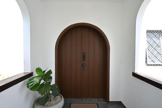 Entrada de casa para alugar com 4 quartos, 380m² em Jardim Everest, São Paulo