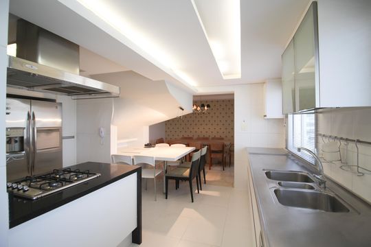 Cozinha de apartamento à venda com 3 quartos, 204m² em Indianópolis, São Paulo