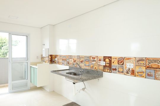 Cozinha de apartamento à venda com 2 quartos, 43m² em Vila Carmosina, São Paulo