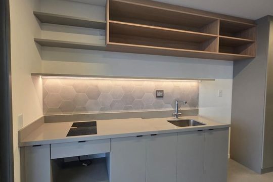 Cozinha de apartamento para alugar com 1 quarto, 42m² em Jardim Analia Franco, São Paulo