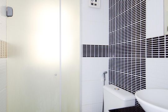 Banheiro de apartamento para alugar com 2 quartos, 52m² em Jardim Sao Judas Tadeu, Guarulhos