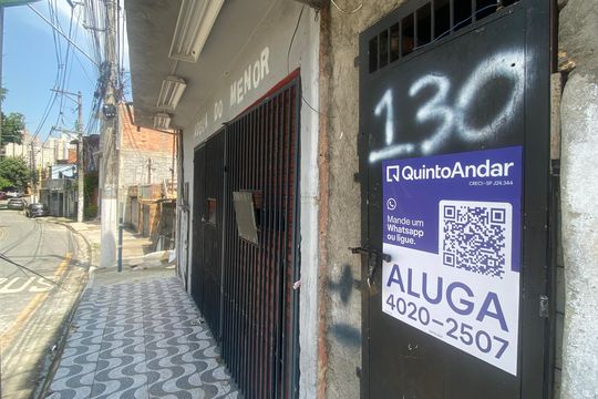 Fachada de casa para alugar com 1 quarto, 25m² em Veloso, Osasco