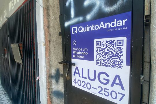 Fachada e Placa de casa para alugar com 1 quarto, 25m² em Veloso, Osasco