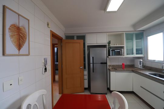Cozinha  de apartamento para alugar com 3 quartos, 137m² em Jardim Irajá, Ribeirão Preto