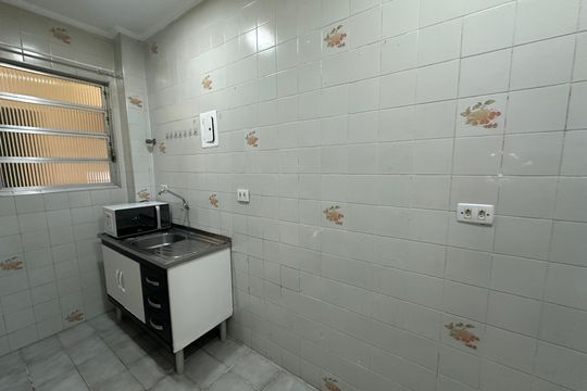 Cozinha de kitnet/studio para alugar com 1 quarto, 33m² em Centro, São Vicente