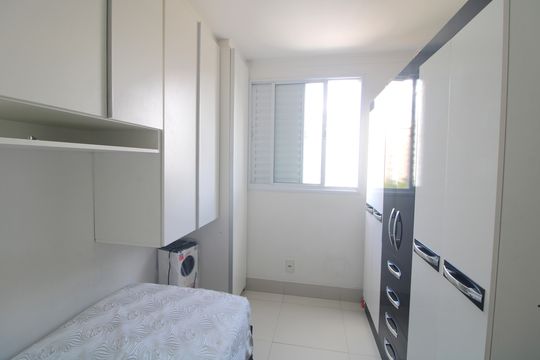 Quarto 1 de apartamento à venda com 2 quartos, 48m² em Vila Inglesa, São Paulo