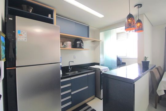 Cozinha de apartamento à venda com 2 quartos, 48m² em Vila Inglesa, São Paulo
