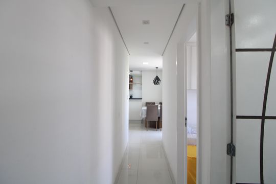 Corredor de apartamento à venda com 2 quartos, 48m² em Vila Inglesa, São Paulo