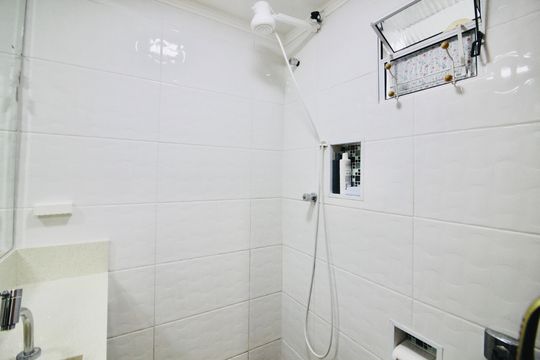 Banheiro de apartamento à venda com 2 quartos, 60m² em Itaquera Ii/iii, São Paulo