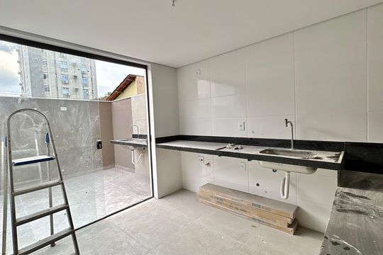 Sala/Cozinha de apartamento à venda com 2 quartos, 61m² em Barro Preto, Belo Horizonte
