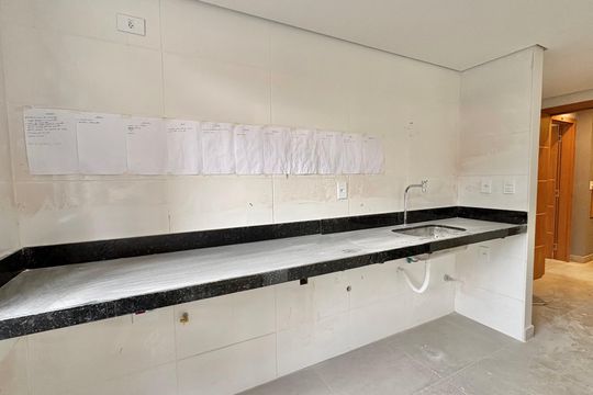 Cozinha de apartamento à venda com 1 quarto, 62m² em Barro Preto, Belo Horizonte