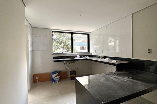 Cozinha e Área de Serviço de apartamento à venda com 2 quartos, 63m² em Barro Preto, Belo Horizonte