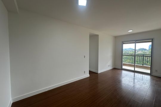 Apartamento para alugar com 3 quartos, 76m² em Jardim Tupanci, Barueri