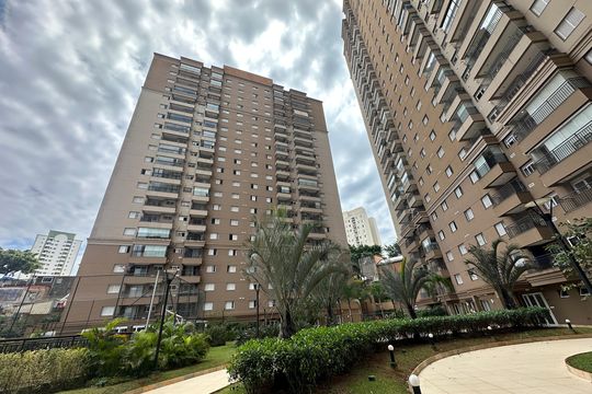 Área comum de apartamento para alugar com 3 quartos, 76m² em Jardim Tupanci, Barueri