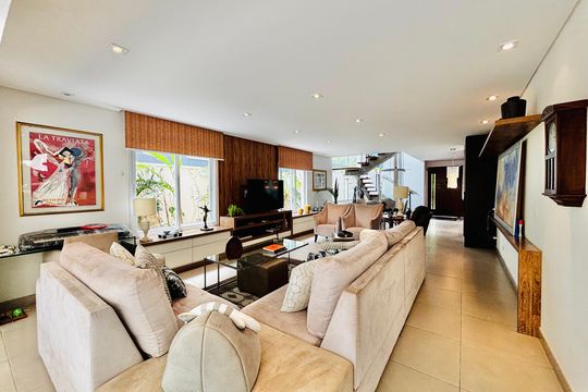 Sala de casa de condomínio à venda com 4 quartos, 380m² em Alphaville, Santana de Parnaíba