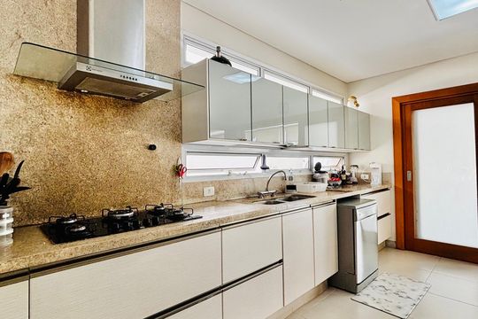 Cozinha de casa de condomínio à venda com 4 quartos, 380m² em Alphaville, Santana de Parnaíba