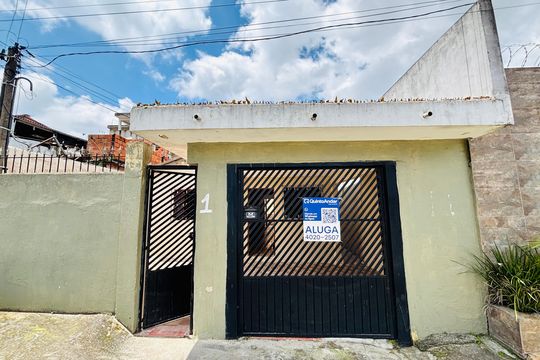 Fachada de casa para alugar com 1 quarto, 70m² em Parque Guaianazes, São Paulo