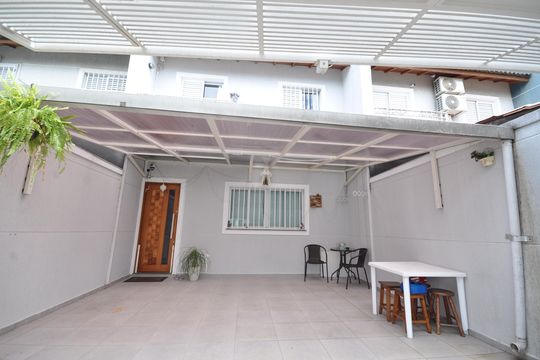Casa à venda com 2 quartos, 77m² em Parque Edu Chaves, São Paulo