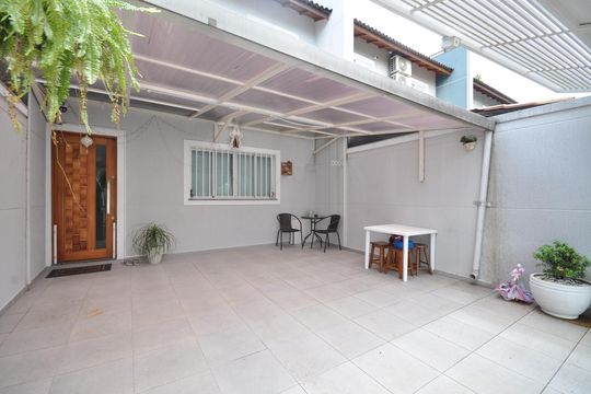 Garagem de casa à venda com 2 quartos, 77m² em Parque Edu Chaves, São Paulo